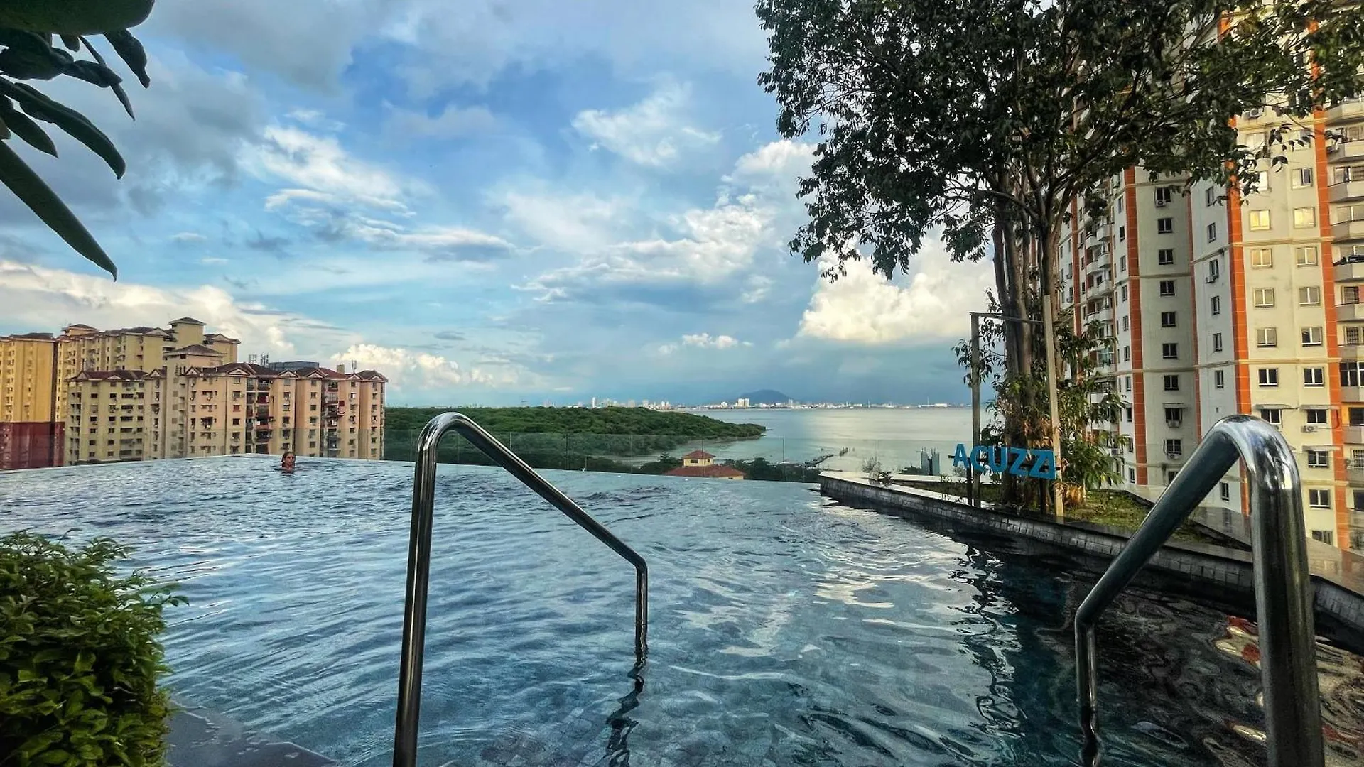 3B2R 2Carpark Tea Time Suite With Infinity Pool Jelutong