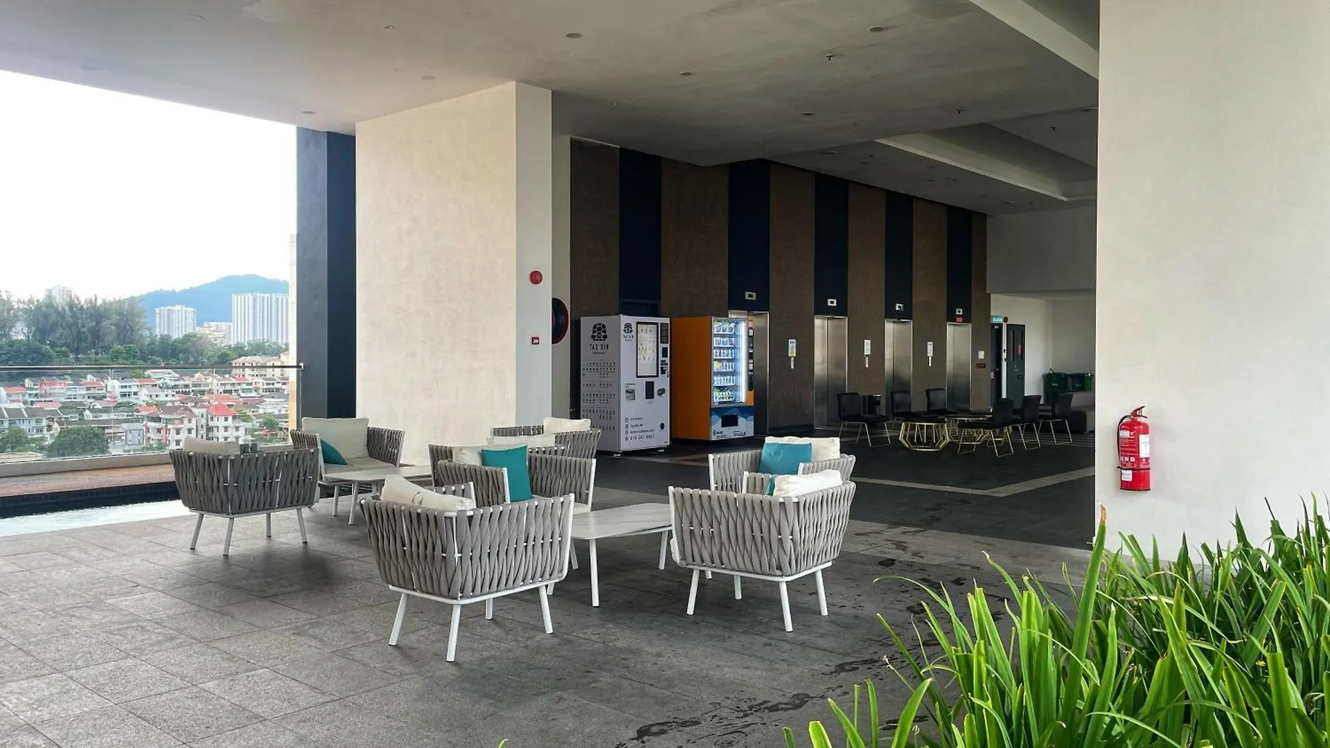 3B2R 2Carpark Tea Time Suite With Infinity Pool Jelutong 0*,  Malezja